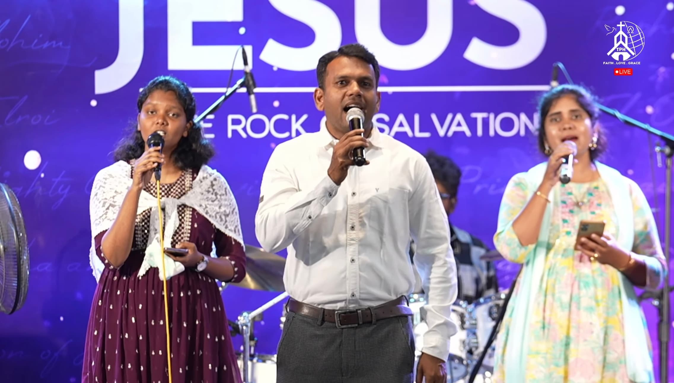 Maraven Live Praise & Worship photo 7